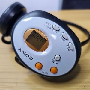 Sony S2 Walkman SRF-HM01V FM AM Headphone Radio TV Weather MegaBass